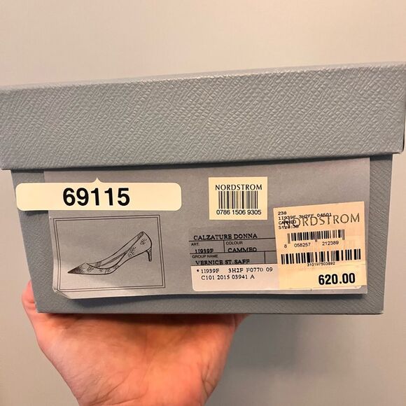 Prada Show Box - Picture 2 of 8